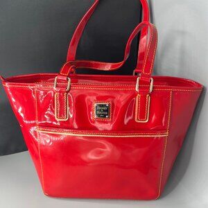DOONEY & BOURKE 1975 SALEM LIPSTICK RED PATENT LEATHER LEATHER GOLD STITCH PURSE